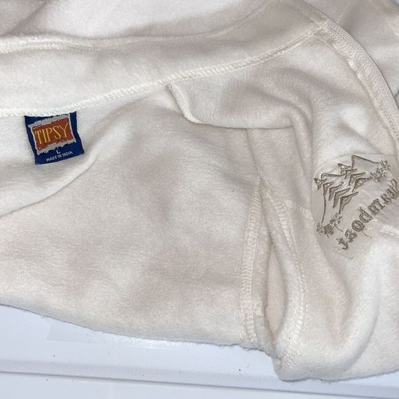 NWOT. TIPSY. White, zipper vest with front zipper pockets. LARGE. - Picture 3 of 11